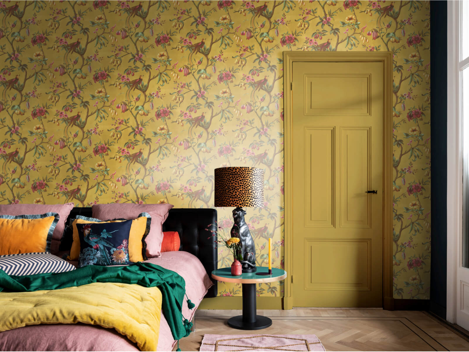 Bloemen behang geel