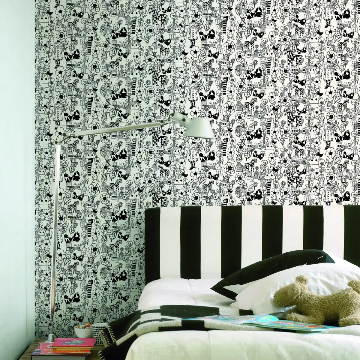 hookedonwalls-marikyla-sfeer-marimekko-wallcoverings-06-marikyla-25166-roomshot-print-hr