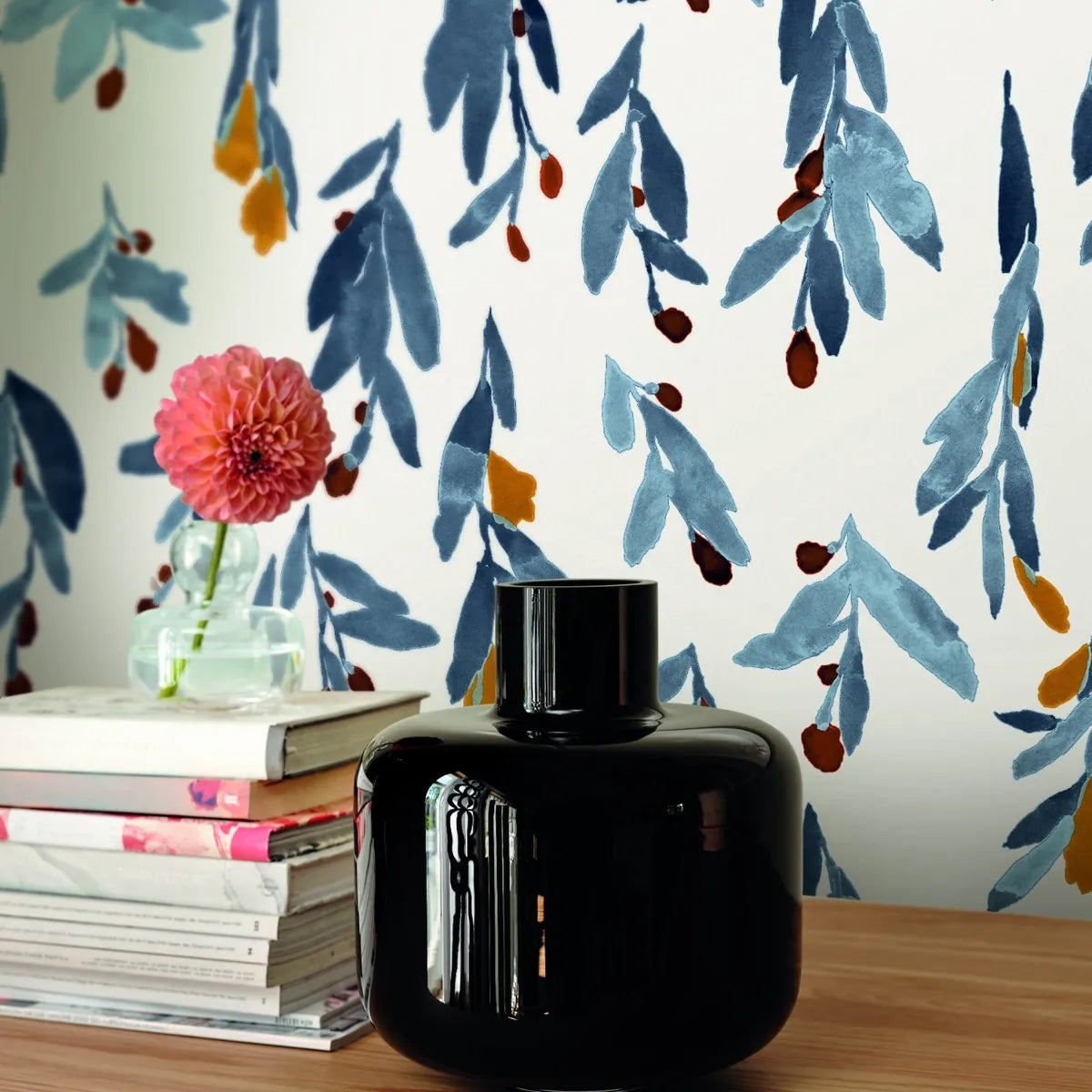 hookedonwalls-pieni-hyhma-sfeer-marimekko-wallcoverings-06-pieni-hyhma-25151-roomshot-print-hr