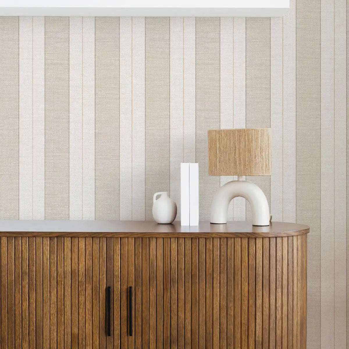 hookedonwalls-serena-sfeer-stripesstripes-serena-90781-roomshot-print-hr