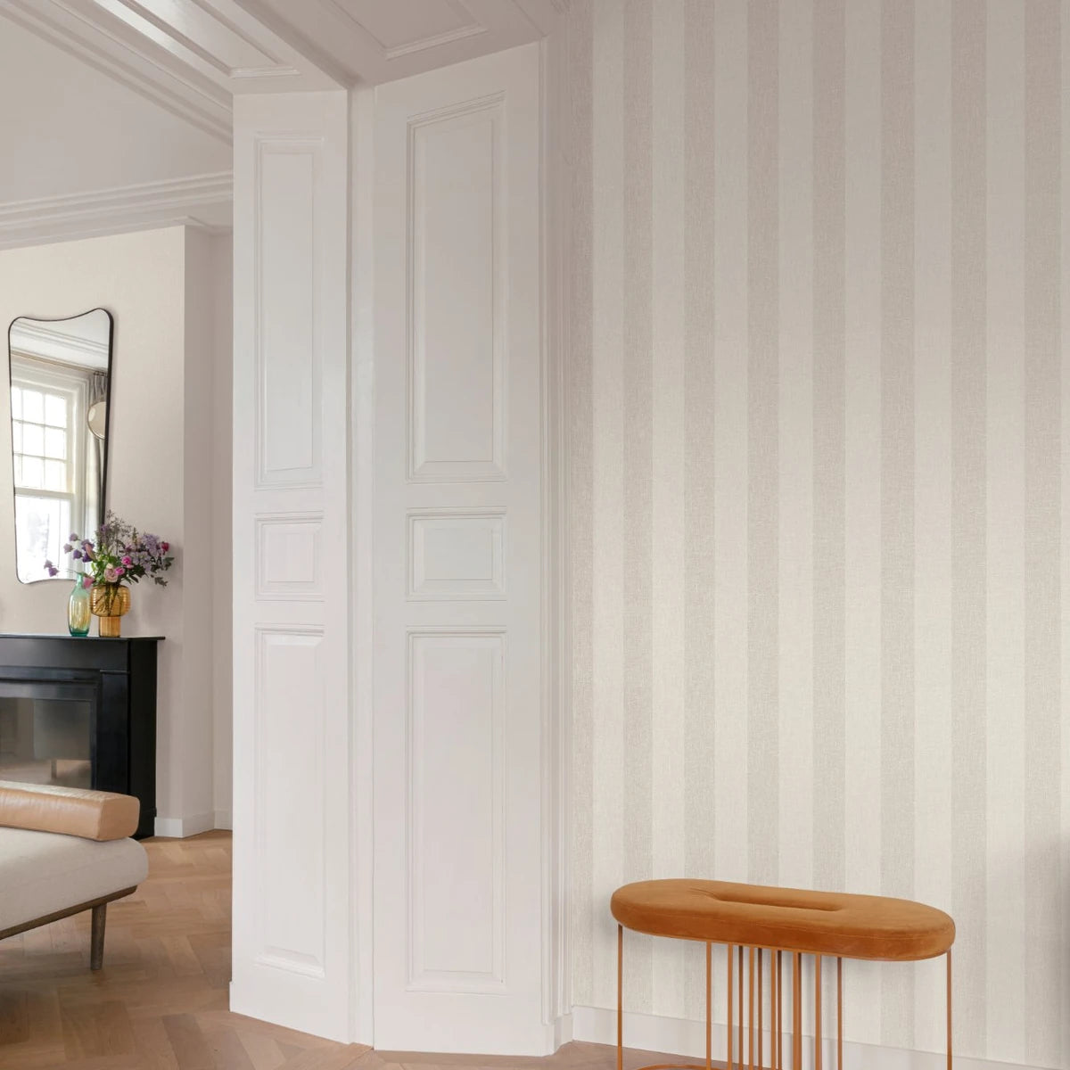 hookedonwalls-stripe-sfeer-neutralizer01-1-roomshot-print-hr